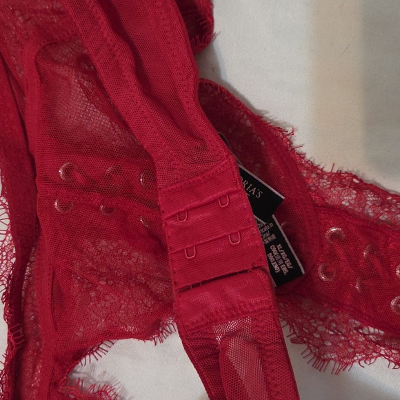 Vs Very Sexy  Fiery Red Lace Halter Bralette - Picture 4 of 5